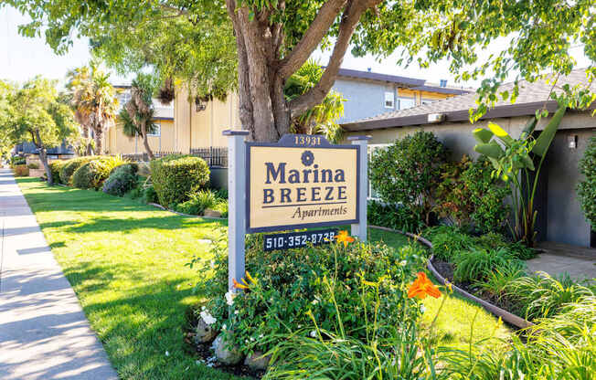 Marina Breeze Apartments