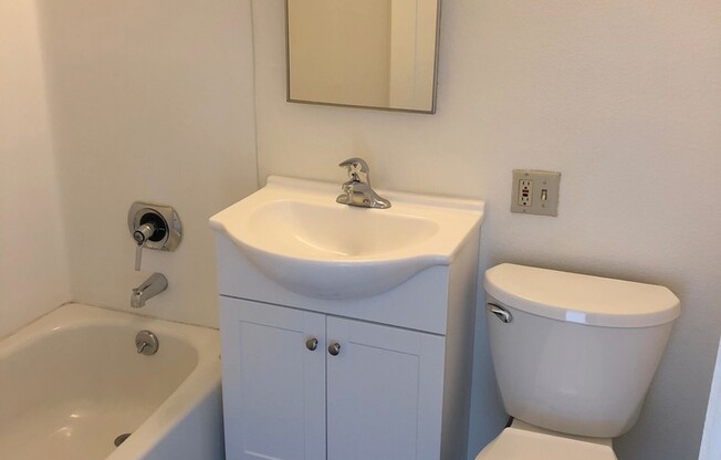 Studio, 1 bath, 285 sqft, $1,375, Unit Unit 207