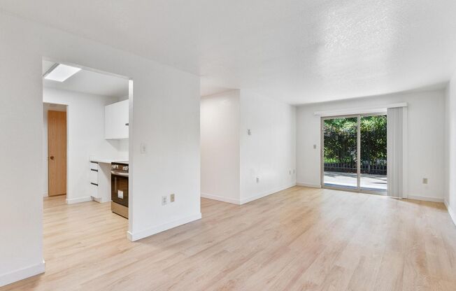 2 beds, 1.5 baths, 900 sqft, $2,082.5, Unit 103