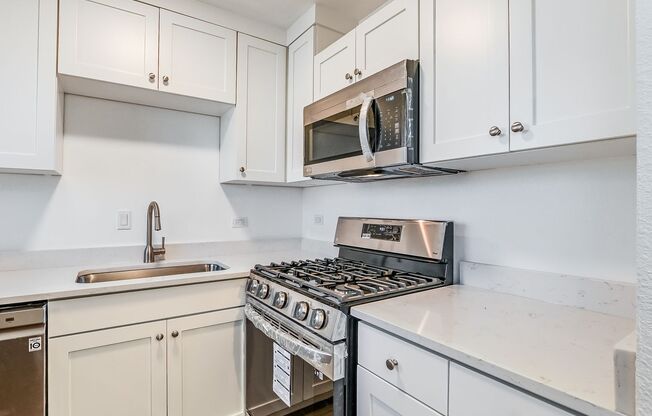 2 beds, 1.5 baths, 1,042 sqft, $1,450, Unit 119