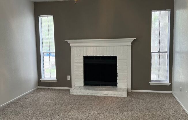 2 beds, 1 bath, 859 sqft, $1,050, Unit 01-003