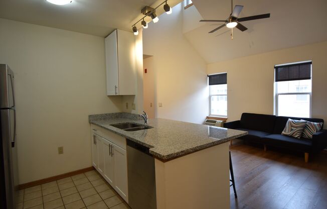 3 beds, 1 bath, $3,250, Unit CV 2-J