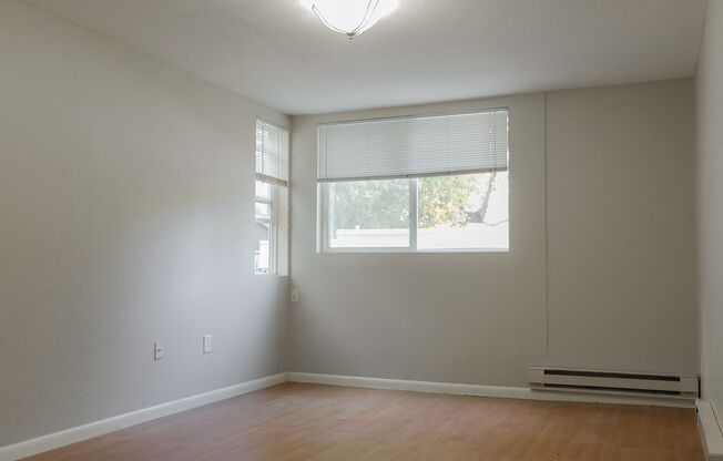 2 beds, 1 bath, 690 sqft, $2,800, Unit 200