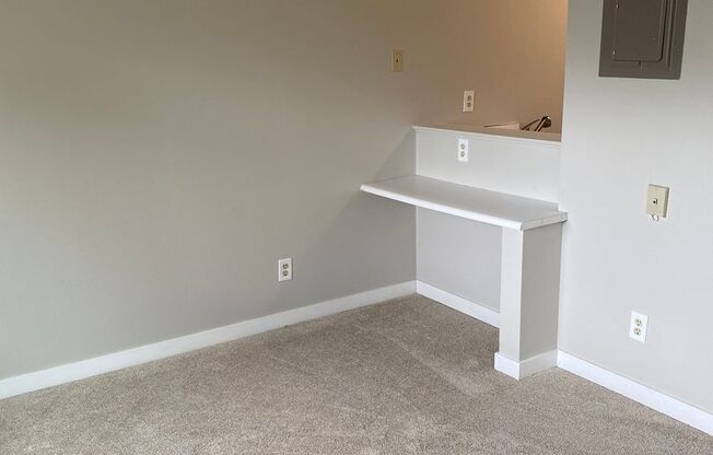 Studio, 1 bath, 441 sqft, $1,330, Unit 410