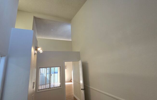 2 beds, 1 bath, 800 sqft, $2,150, Unit 209