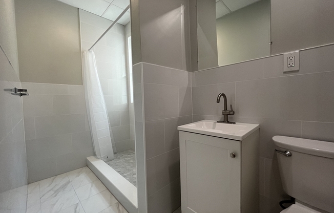 1 bed, 1 bath, $2,795, Unit 2FL-R