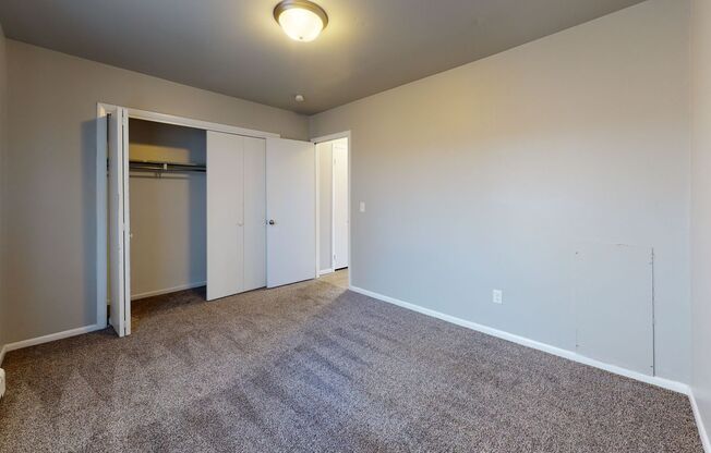 2 beds, 1 bath, 850 sqft, $695, Unit 1