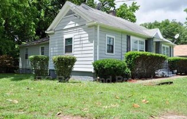 354 HAMILTON E HOLMES DR