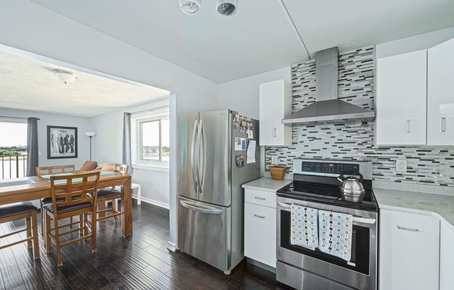 1 bed, 1 bath, 777 sqft, $2,600, Unit 1012