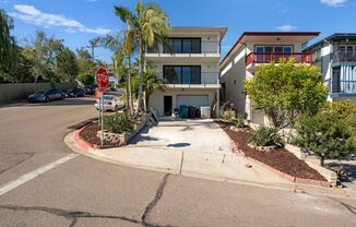 2 Bed 1 Bath Apartment for Rent in Pacific Beach.