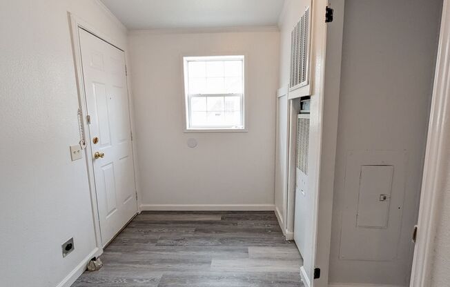 Southeast Austin Area 3 Bed / 2 Bath Freshly Updated