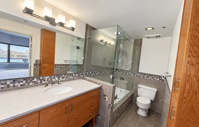 2 beds, 2 baths, $3,395, Unit # 1703
