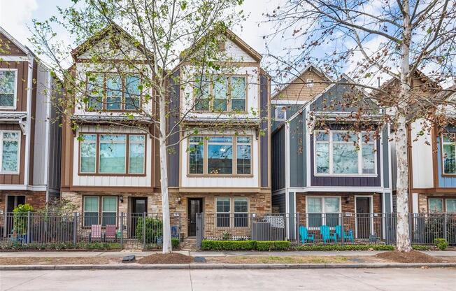 1818 DENNIS ST