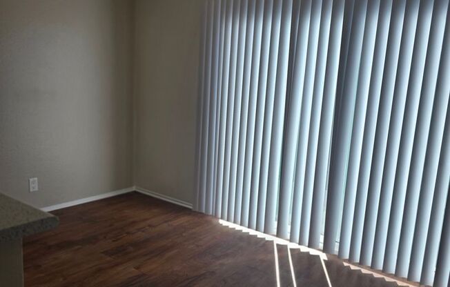 1 bed, 1 bath, 715 sqft, $2,200, Unit 17