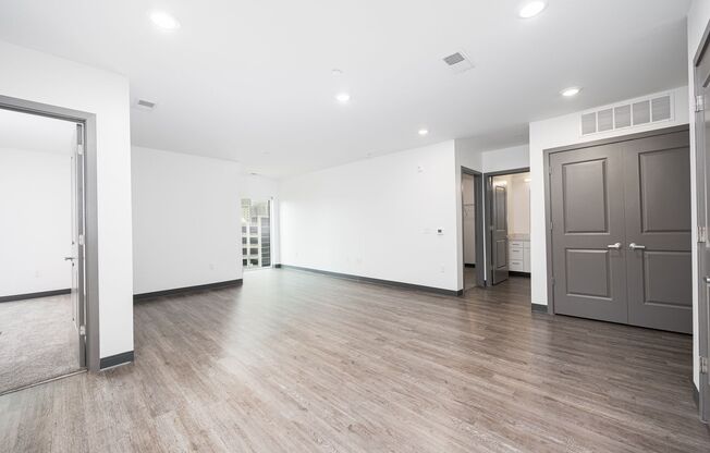 2 beds, 2 baths, 987 sqft, $1,775, Unit 708