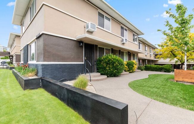 1 bed, 1 bath, 600 sqft, $1,475, Unit 702 MC
