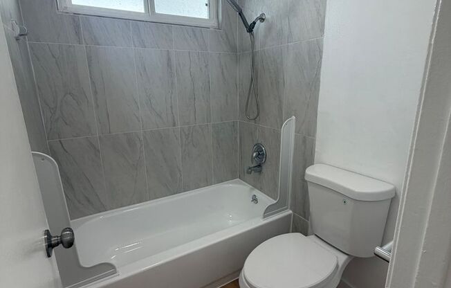 1 bed, 1 bath, 730 sqft, $1,565, Unit 14030 214
