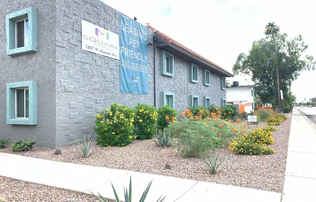 2 beds, 1 bath, 900 sqft, $1,290, Unit 8