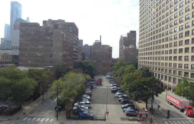 537 S Dearborn Terminals Building