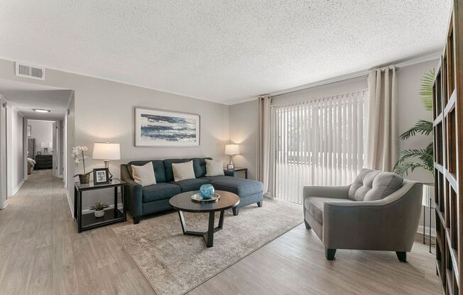 2 beds, 1 bath, 907 sqft, $1,070, Unit C38