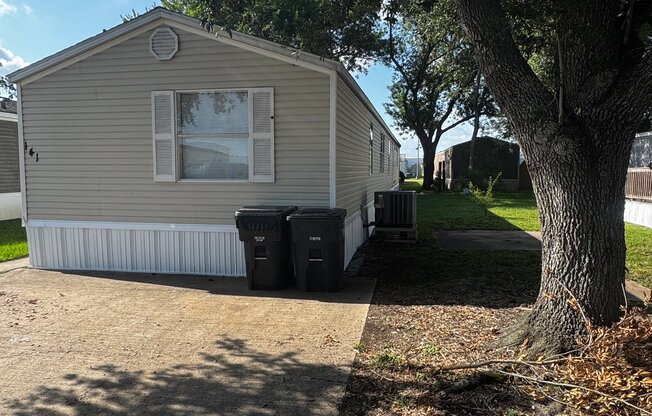141 FOX MDW DR