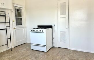 1 bed, 1 bath, 700 sqft, $1,950