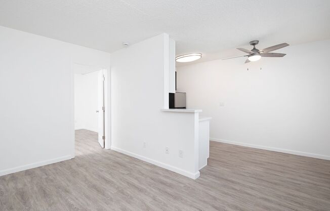 1 bed, 1 bath, $2,095, Unit 20