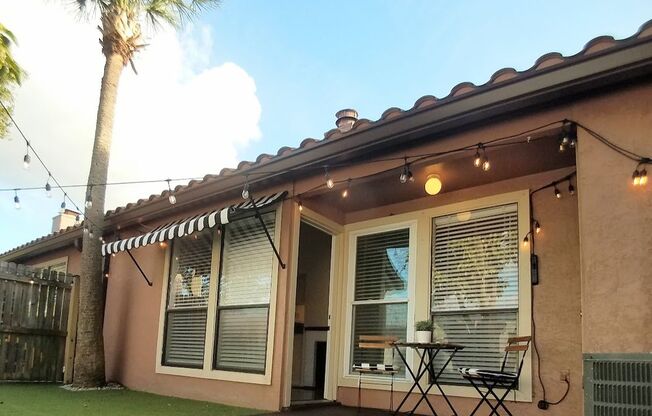 Beautiful 2/2 Towhhouse Feel Condo  x Rent in Winter Park next to Full Sail University !