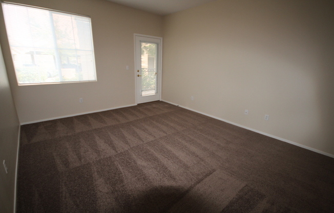 3 beds, 2 baths, $1,695, Unit # 1008