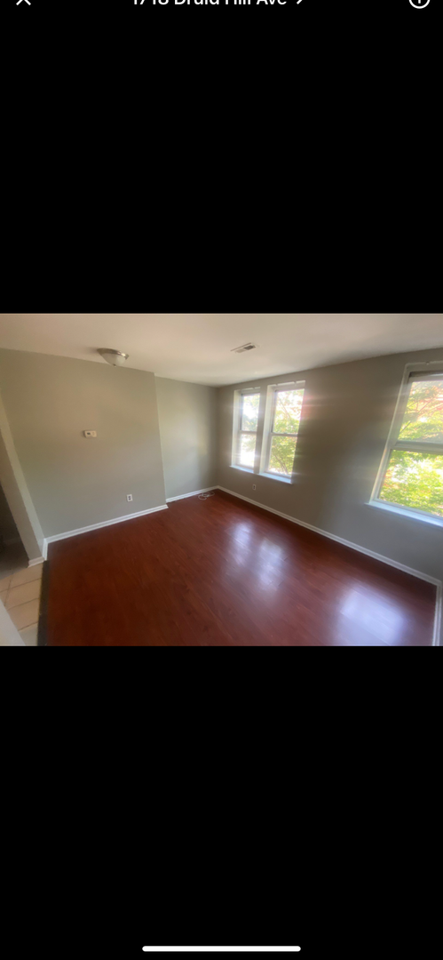 2 beds, 1 bath, $1,200