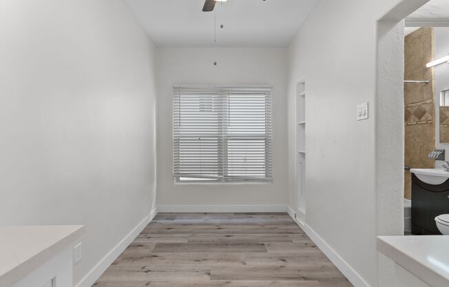 1 bed, 1 bath, 489 sqft, $1,695, Unit 726-04