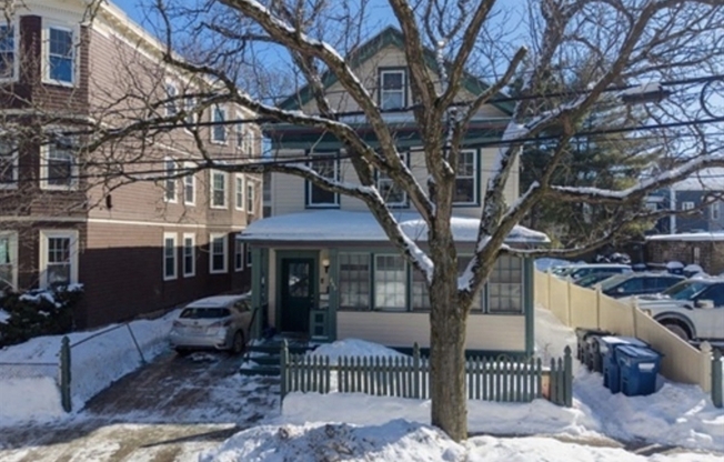 3 beds, 1 bath, 1,138 sqft, $3,300, Unit 1