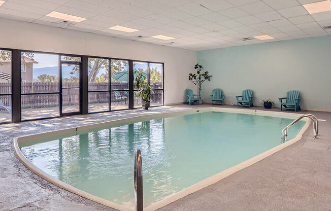 indoor pool and hot tub at country green apartments