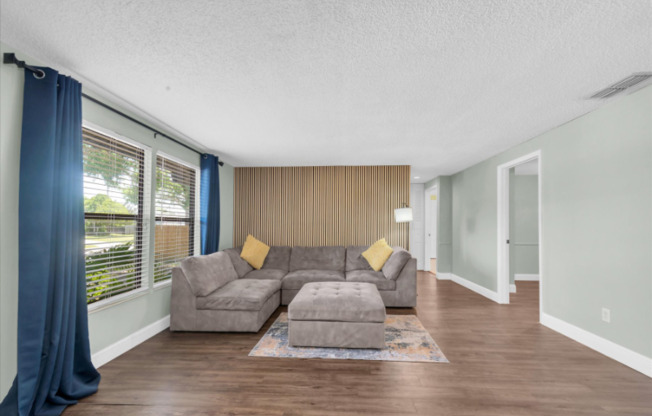 502 TIMBER BAY CIR E