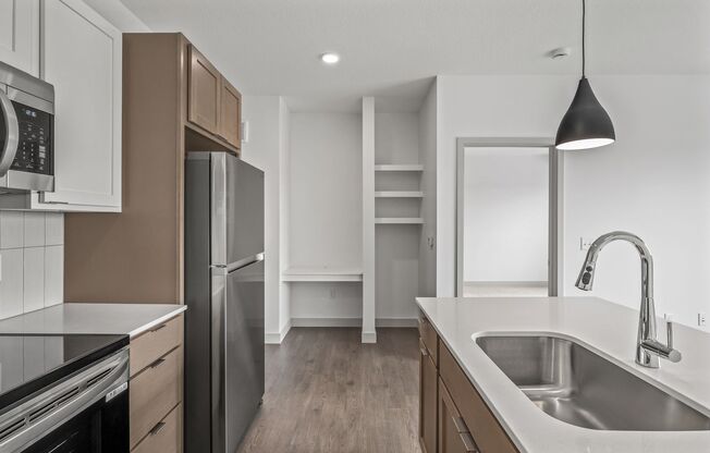 1 bed, 1 bath, 740 sqft, $1,425, Unit 225