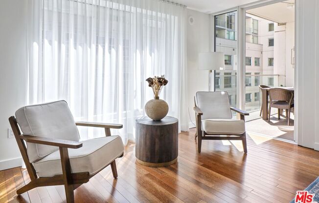 1 bed, 2 baths, 1,270 sqft, $5,700, Unit 5J