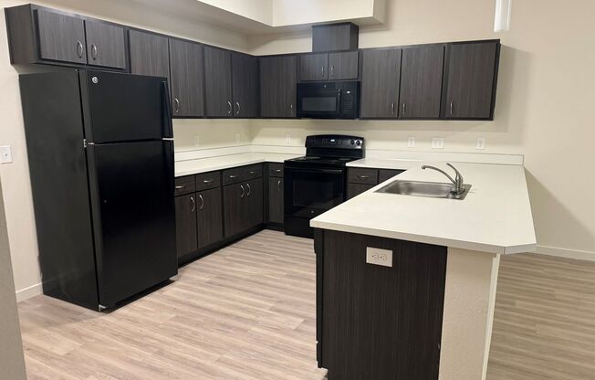 2 beds, 1 bath, 851 sqft, $1,425, Unit 103