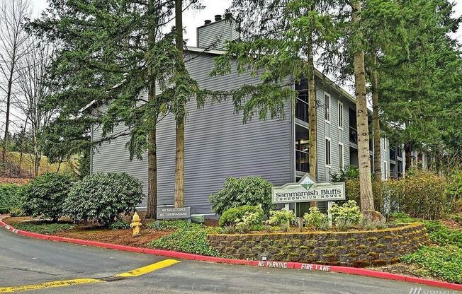 1 Bed 1 Bath PET FRIENDLY Condo Issaquah Sammamish Bluffs