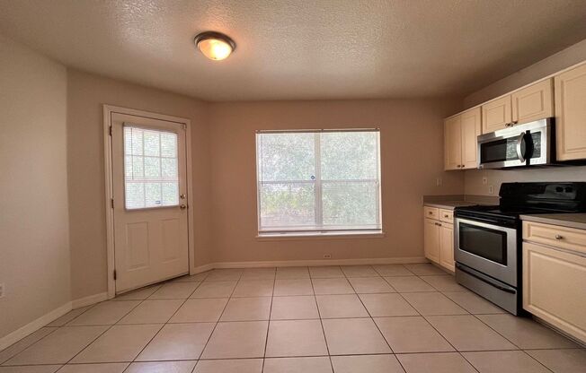 Spacious 4-Bedroom Home in Poinciana Awaits You!