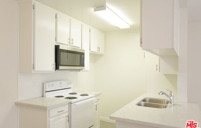 1 bed, 1 bath, 660 sqft, $1,950, Unit 316