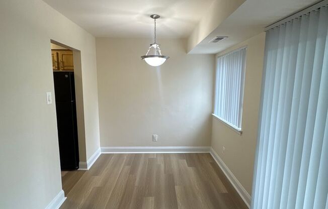 3 beds, 2 baths, 1,152 sqft, $2,300, Unit 14209 #301