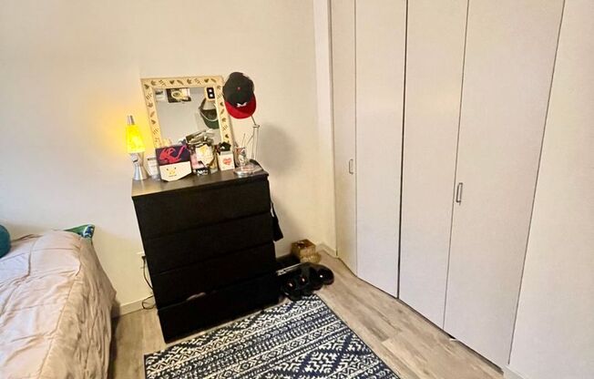 2 beds, 1 bath, $1,350, Unit 318