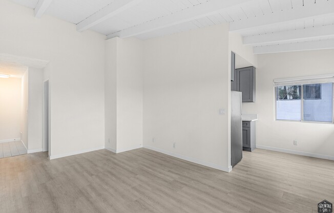 2637 S CENTINELA AVE