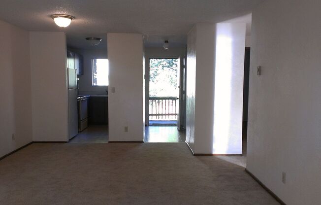 2 beds, 1 bath, 824 sqft, $1,295, Unit 61