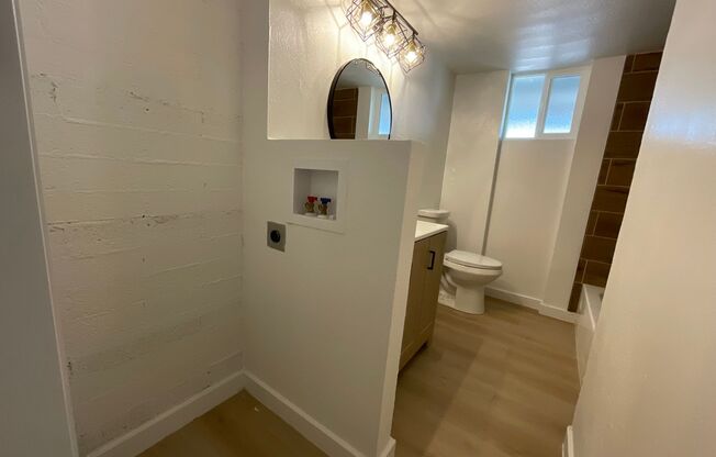 1 bed, 1 bath, 635 sqft, $1,150, Unit 33