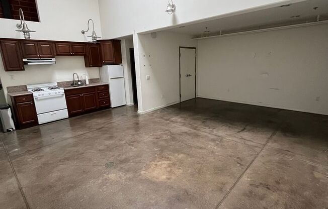 Studio, 1 bath, 650 sqft, $1,895, Unit 633-160