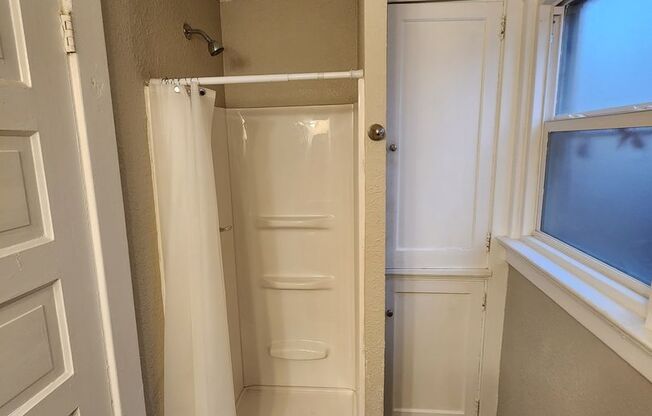 Studio, 1 bath, 500 sqft, $695, Unit Apt 2