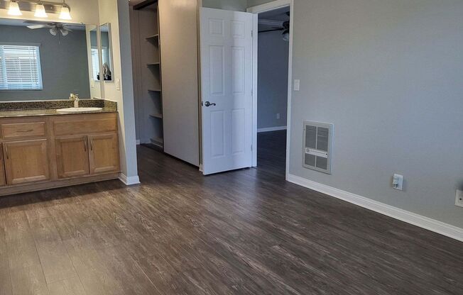 2 beds, 2 baths, 950 sqft, $2,905, Unit 1541K