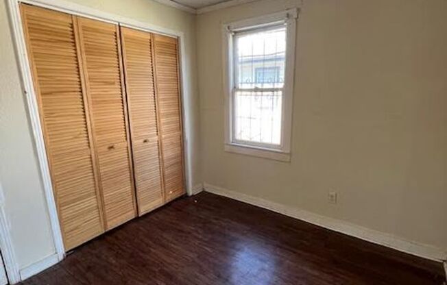 2 beds, 1 bath, $1,150