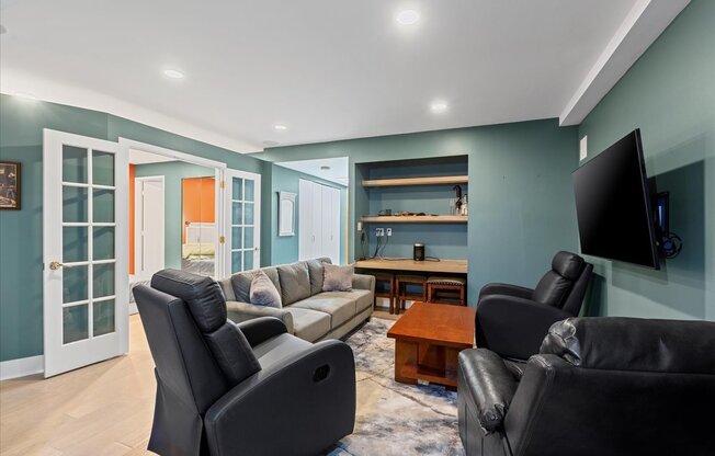40 E Delaware Pl East Delaware Pl.